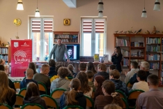 PawelBibliotekaMale-06