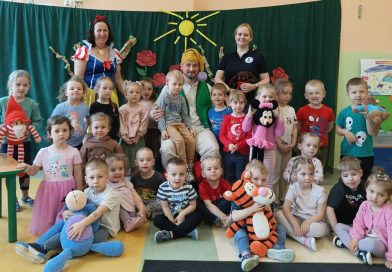 Z bohaterami bajek u Motylków i Biedronek